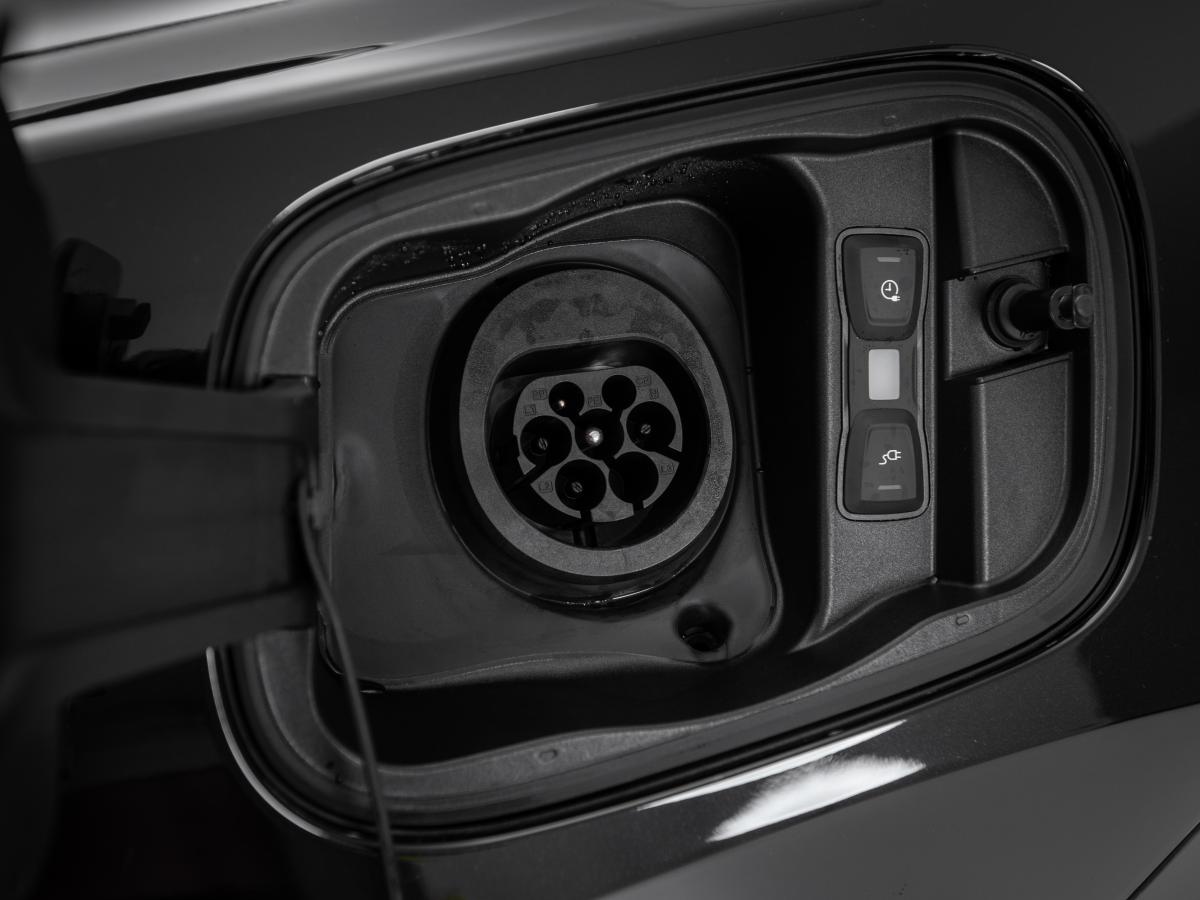 lamborghini-urus-2025-hibrido-a-gasolina-3996cc