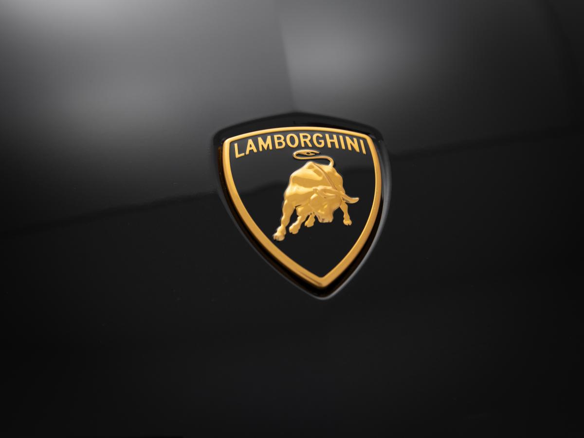 lamborghini-urus-2025-hibrido-a-gasolina-3996cc