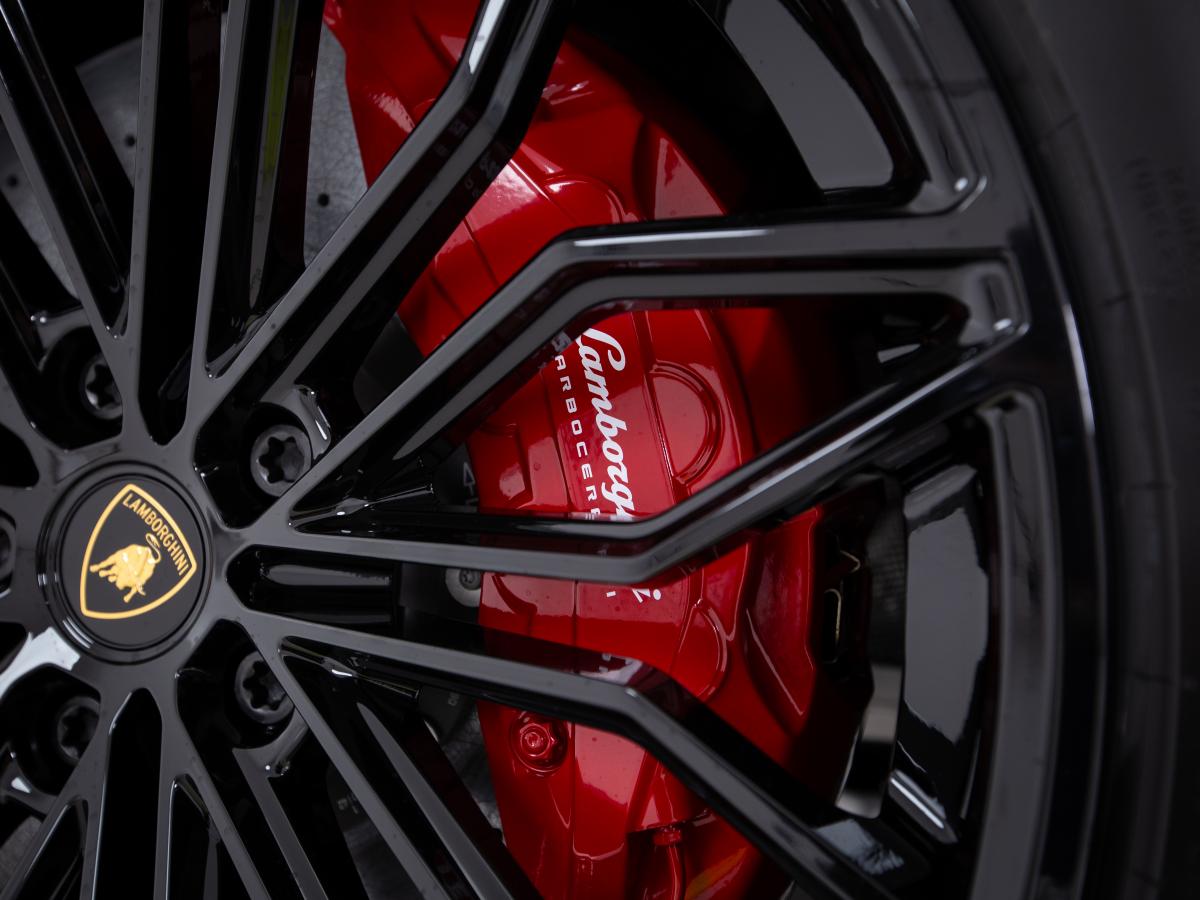 lamborghini-urus-2025-hibrido-a-gasolina-3996cc