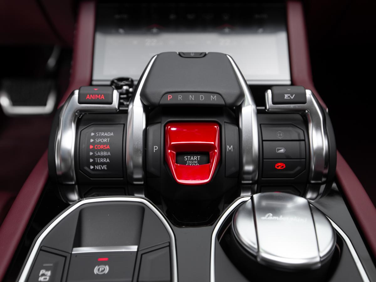 lamborghini-urus-2025-hibrido-a-gasolina-3996cc