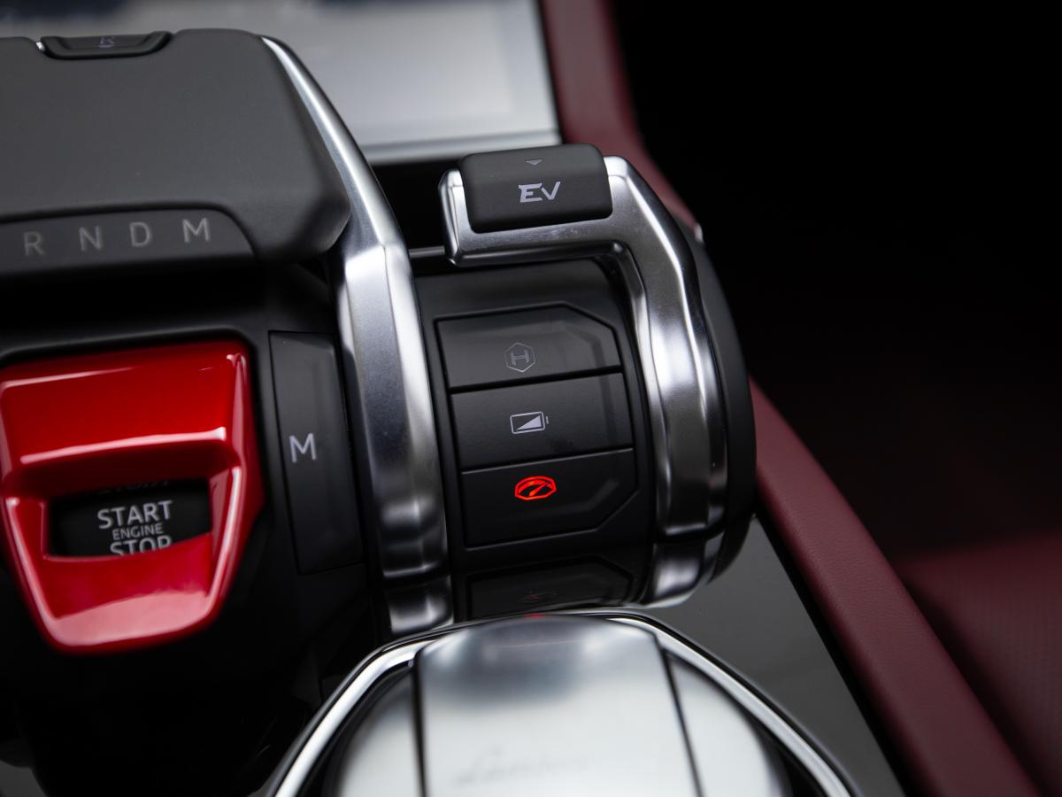 lamborghini-urus-2025-hibrido-a-gasolina-3996cc