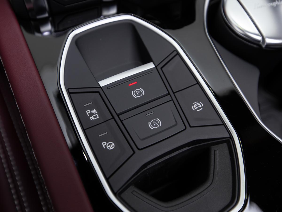 lamborghini-urus-2025-hibrido-a-gasolina-3996cc