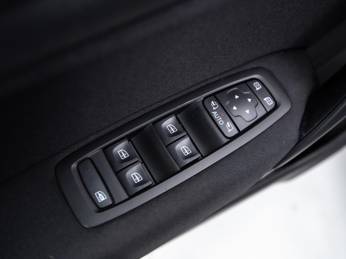 renault-megane-sport-tourer-2022-hibrido-a-gasolina-1598cc