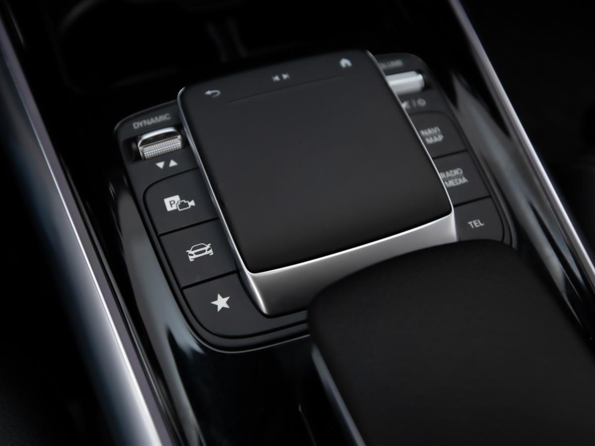 mercedes-benz-eqa-2022-eletrico-0cc