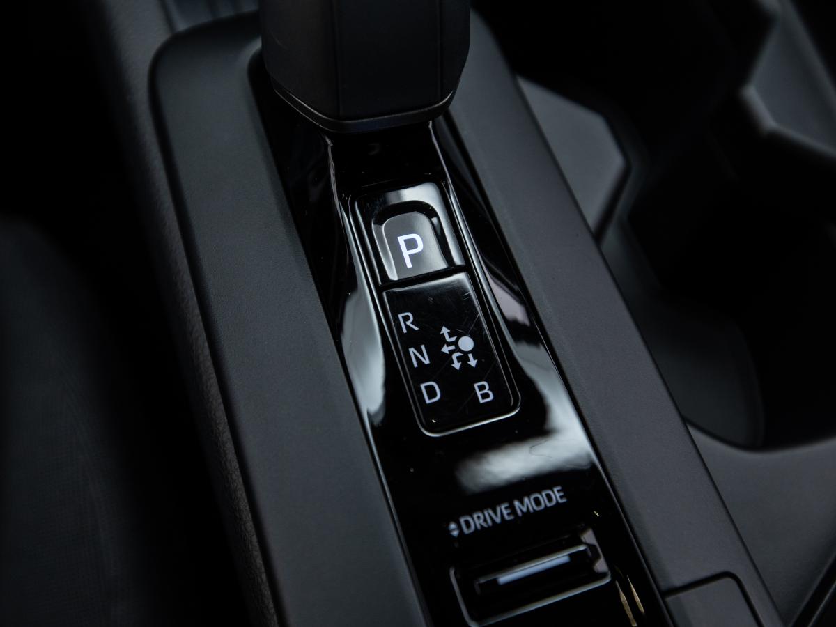 toyota-c-hr-2025-hibrido-a-gasolina-1798cc