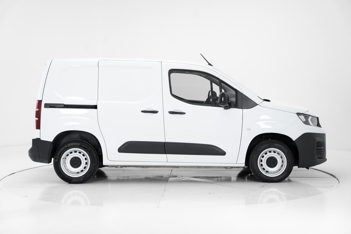 peugeot-partner-2023-diesel-1499cc