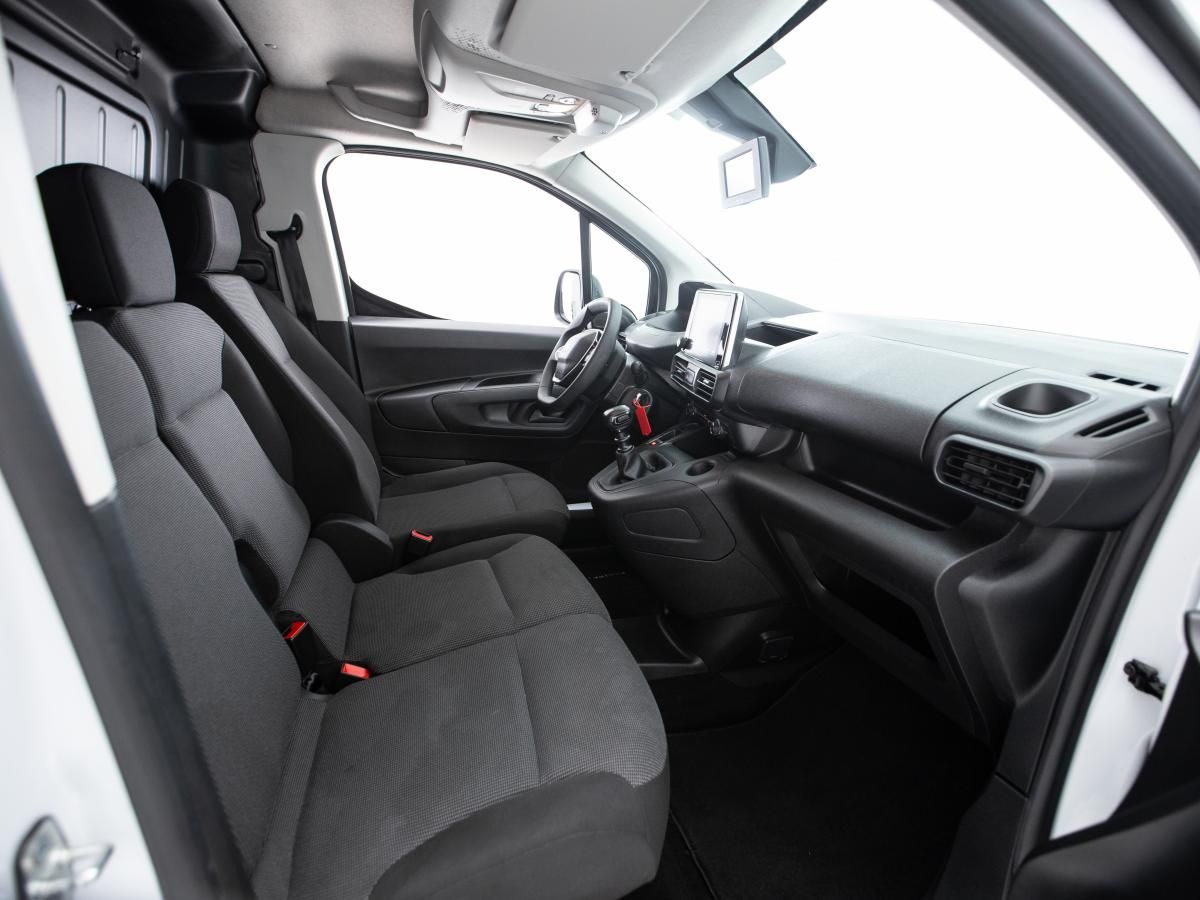 peugeot-partner-2023-diesel-1499cc
