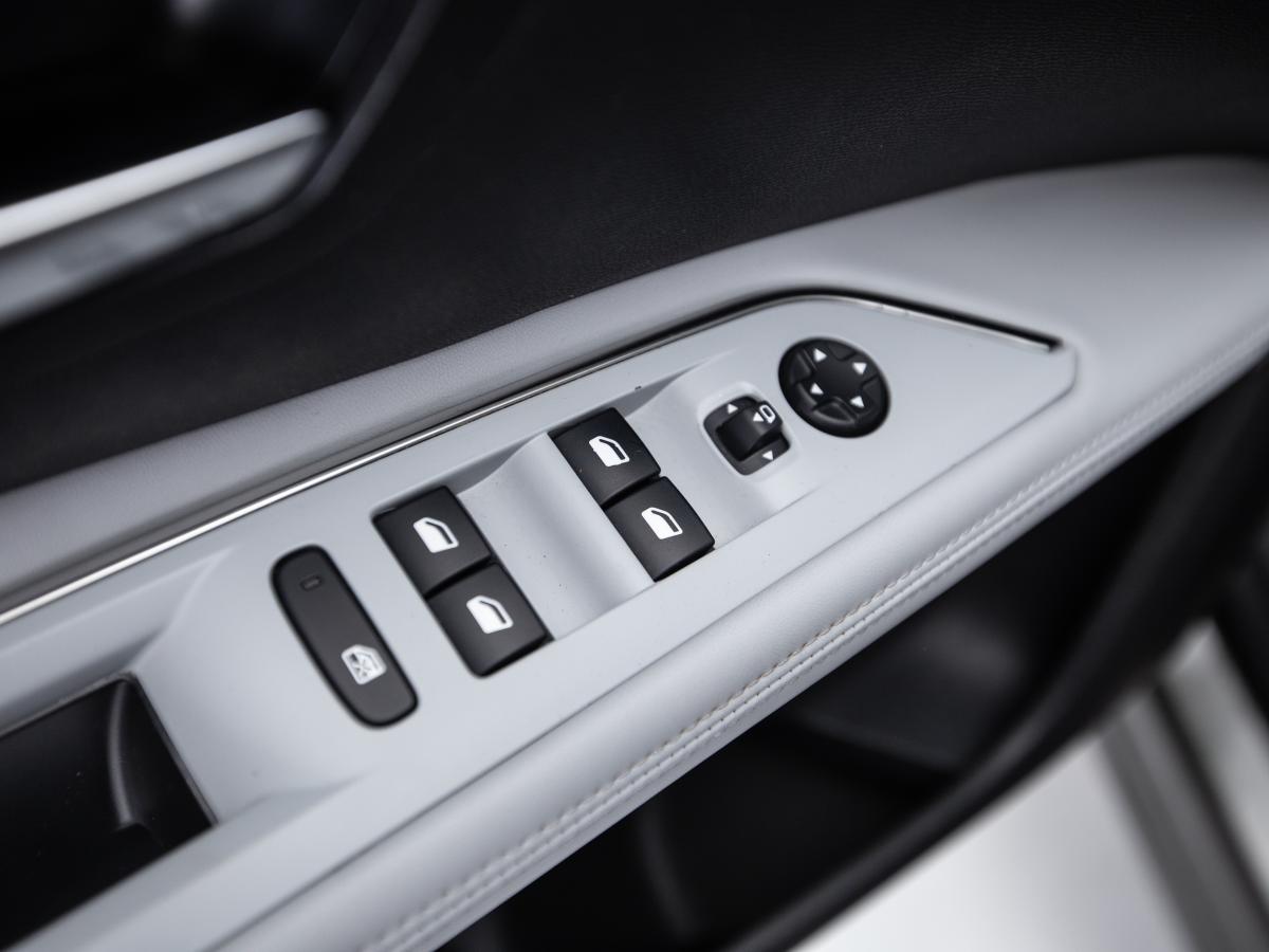 peugeot-5008-2020-gasolina-1199cc