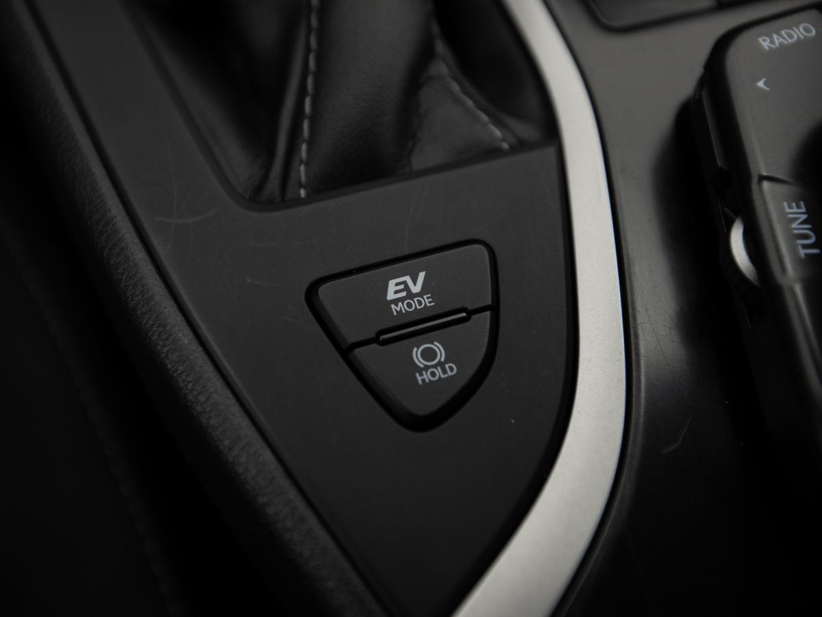lexus-ux-2021-hibrido-a-gasolina-1987cc