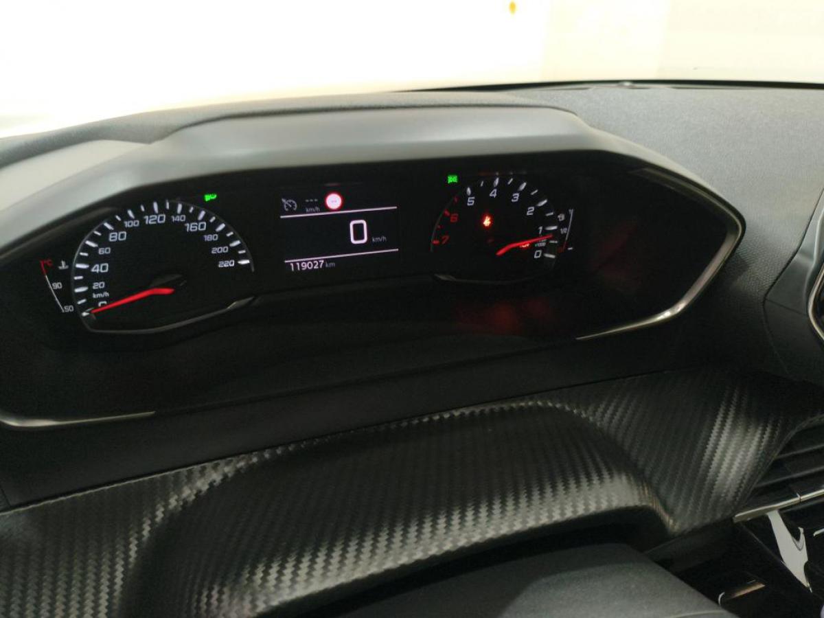 peugeot-208-2022-diesel-1499cc