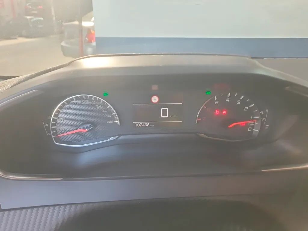 peugeot-208-2022-diesel-1499cc