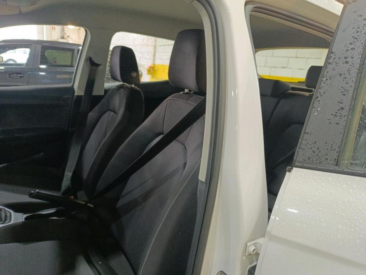seat-arona-2023-gasolina-999cc