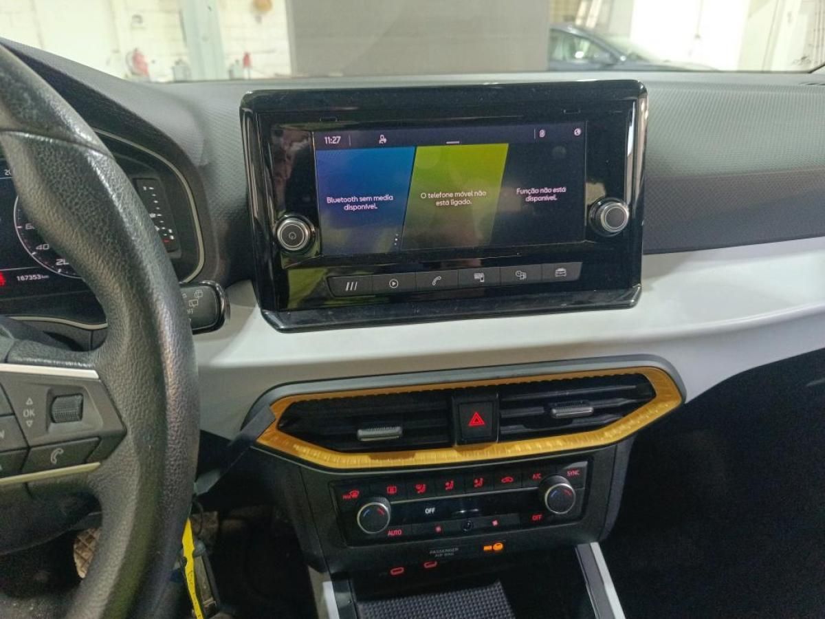 seat-arona-2023-gasolina-999cc