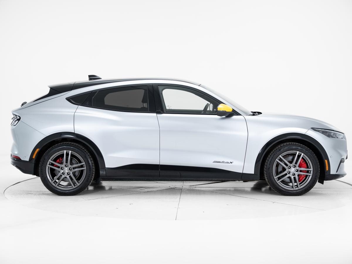 ford-mustang-mach-e-2021-eletrico-0cc