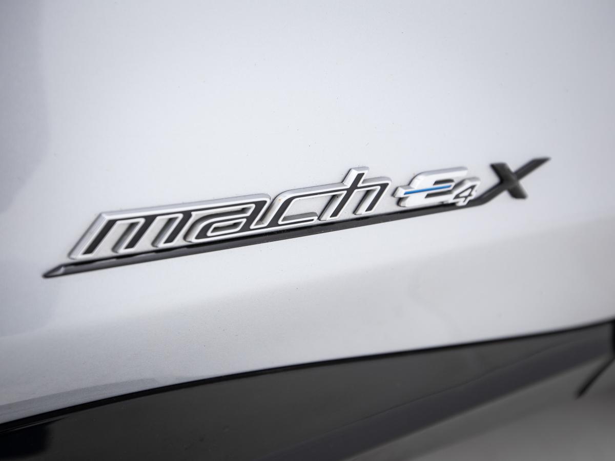 ford-mustang-mach-e-2021-eletrico-0cc