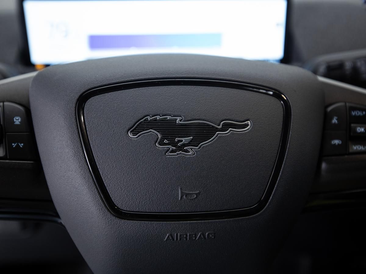 ford-mustang-mach-e-2021-eletrico-0cc