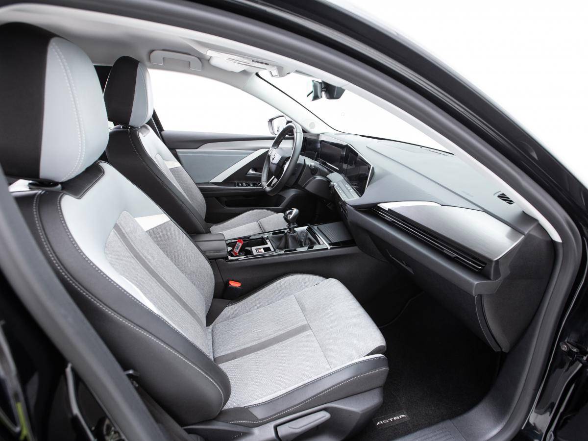 opel-astra-2022-diesel-1499cc