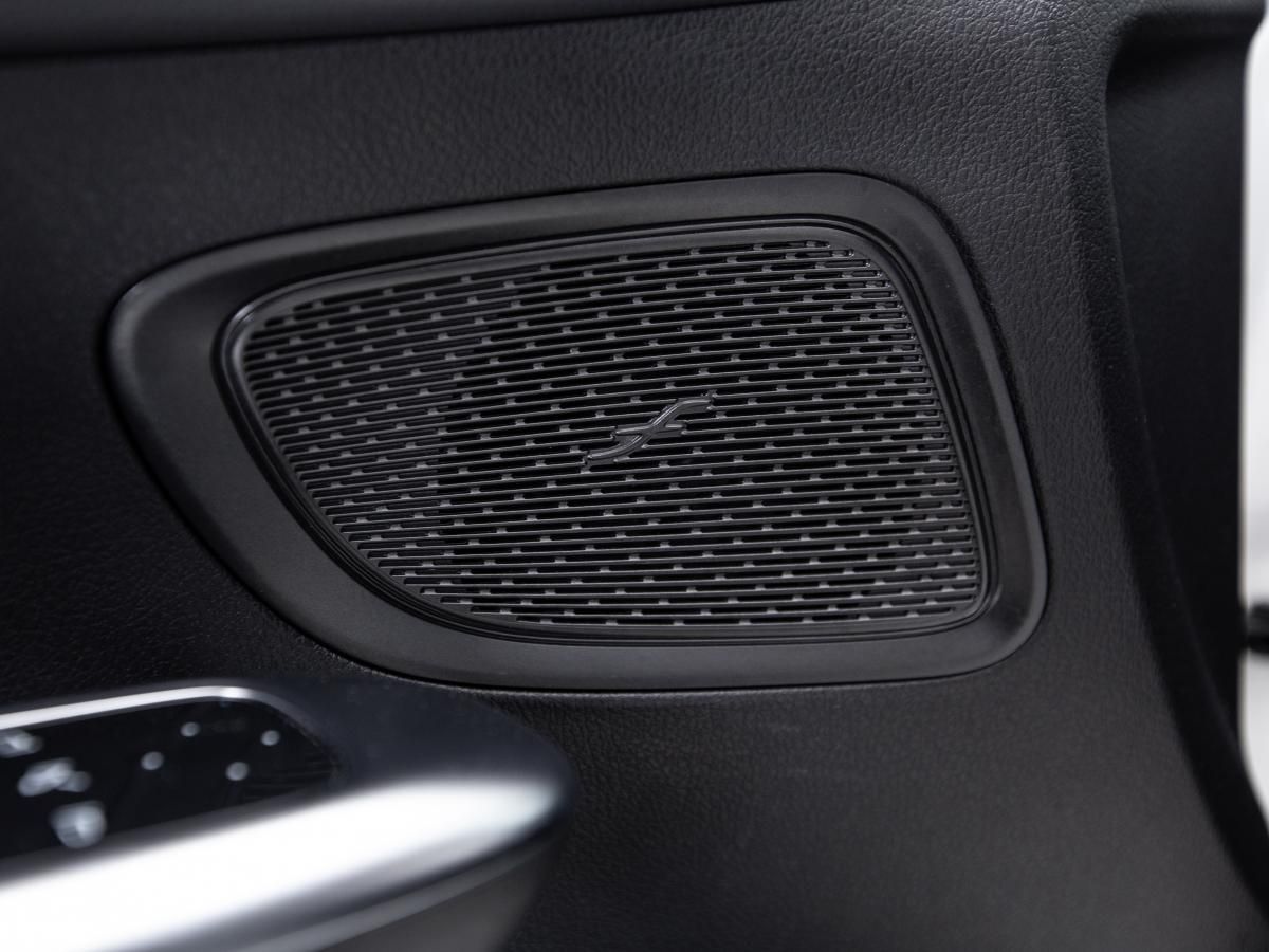 mercedes-benz-classe-c-2023-hibrido-a-gasolina-1999cc