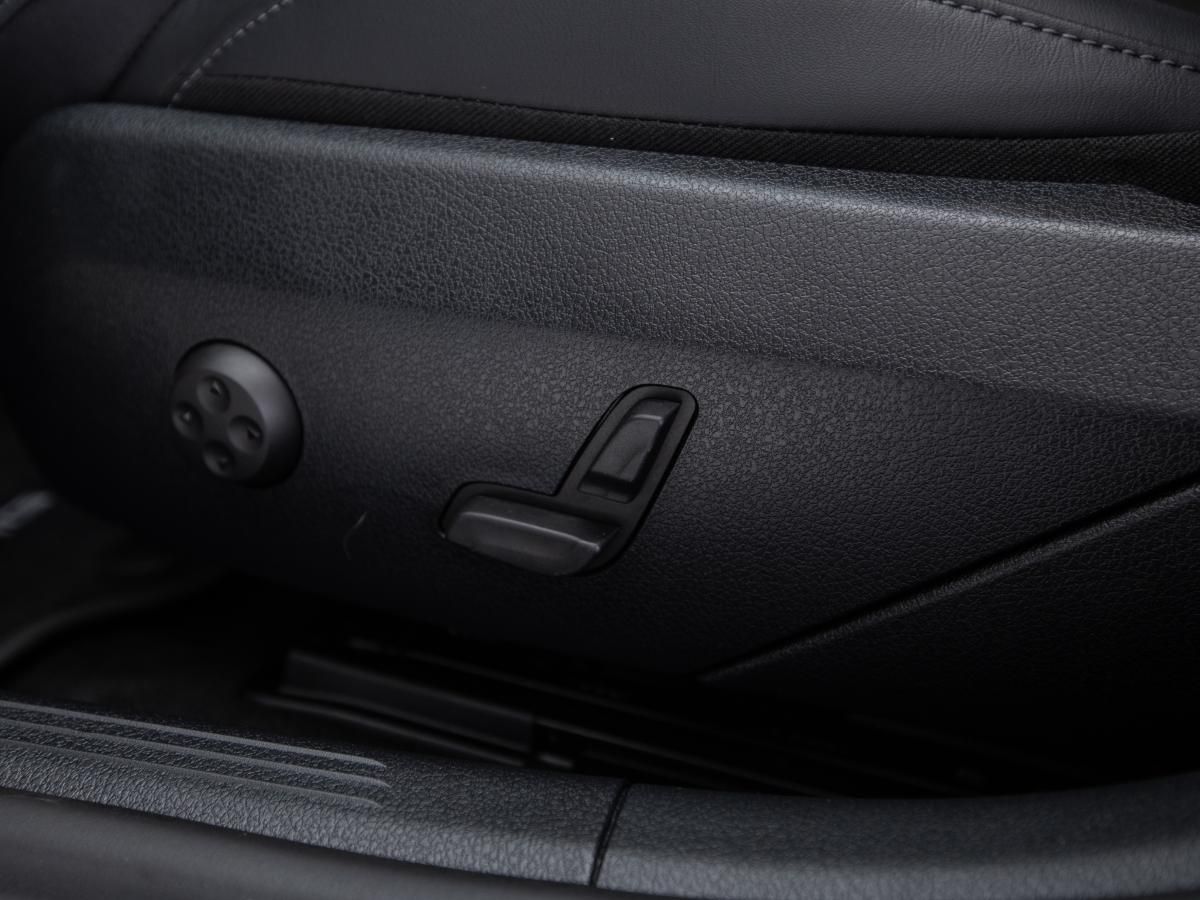 mercedes-benz-classe-c-2023-hibrido-a-gasolina-1999cc