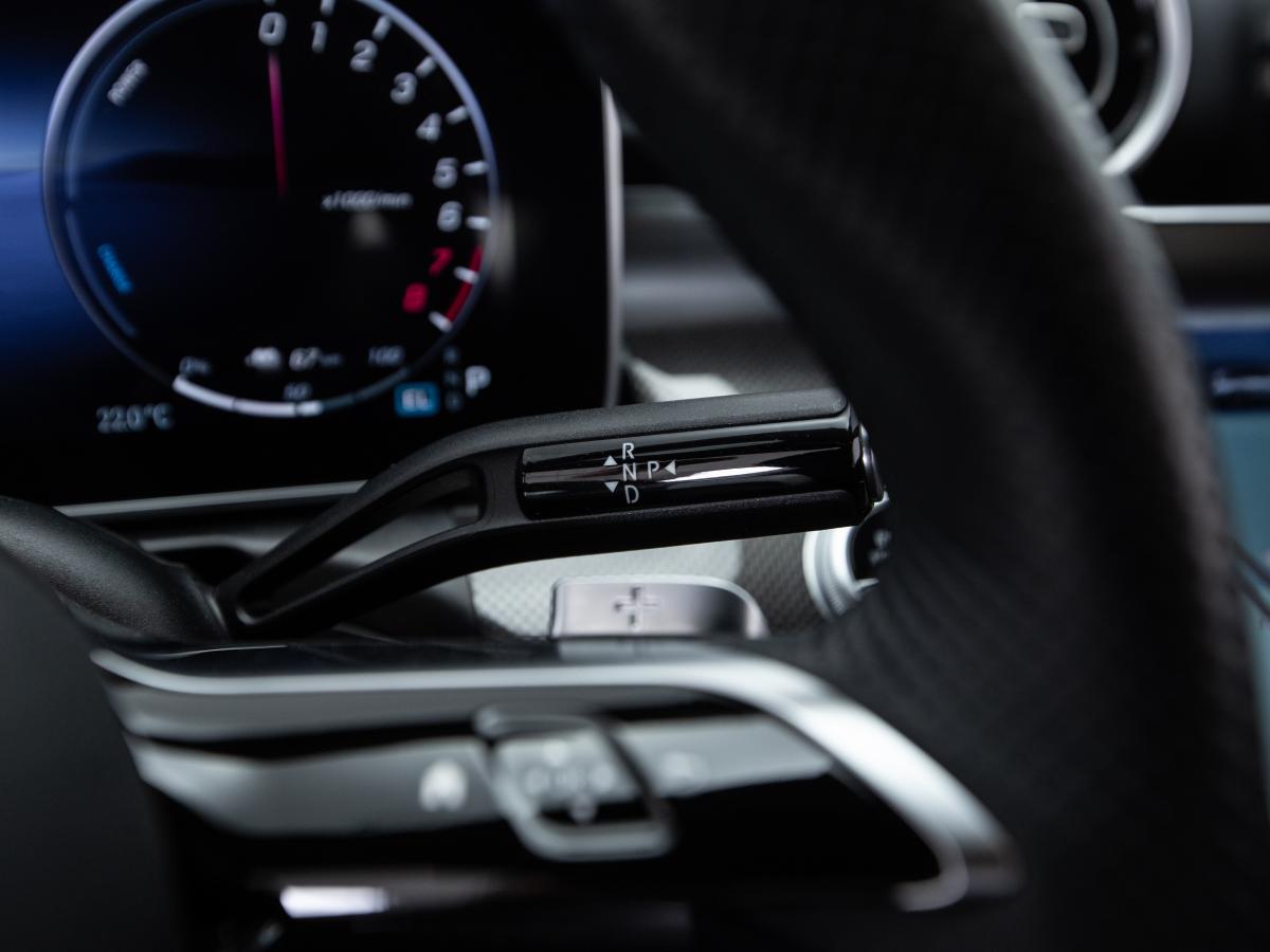 mercedes-benz-classe-c-2023-hibrido-a-gasolina-1999cc