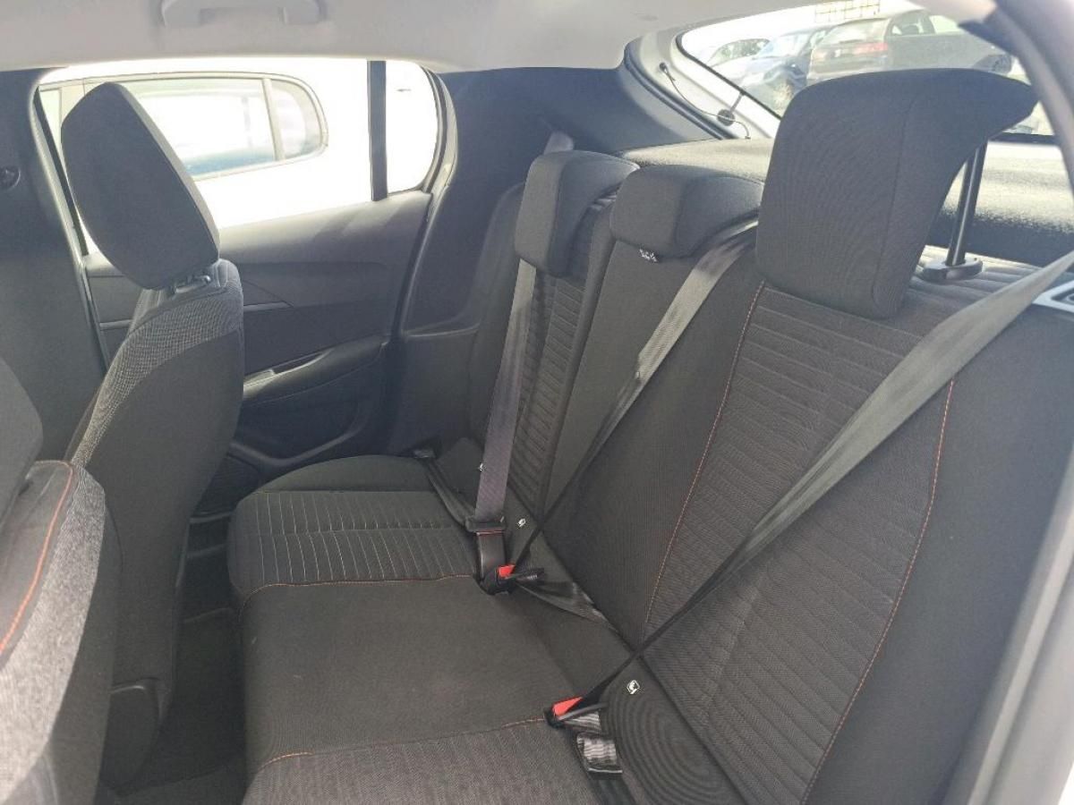 peugeot-208-2021-gasolina-1199cc