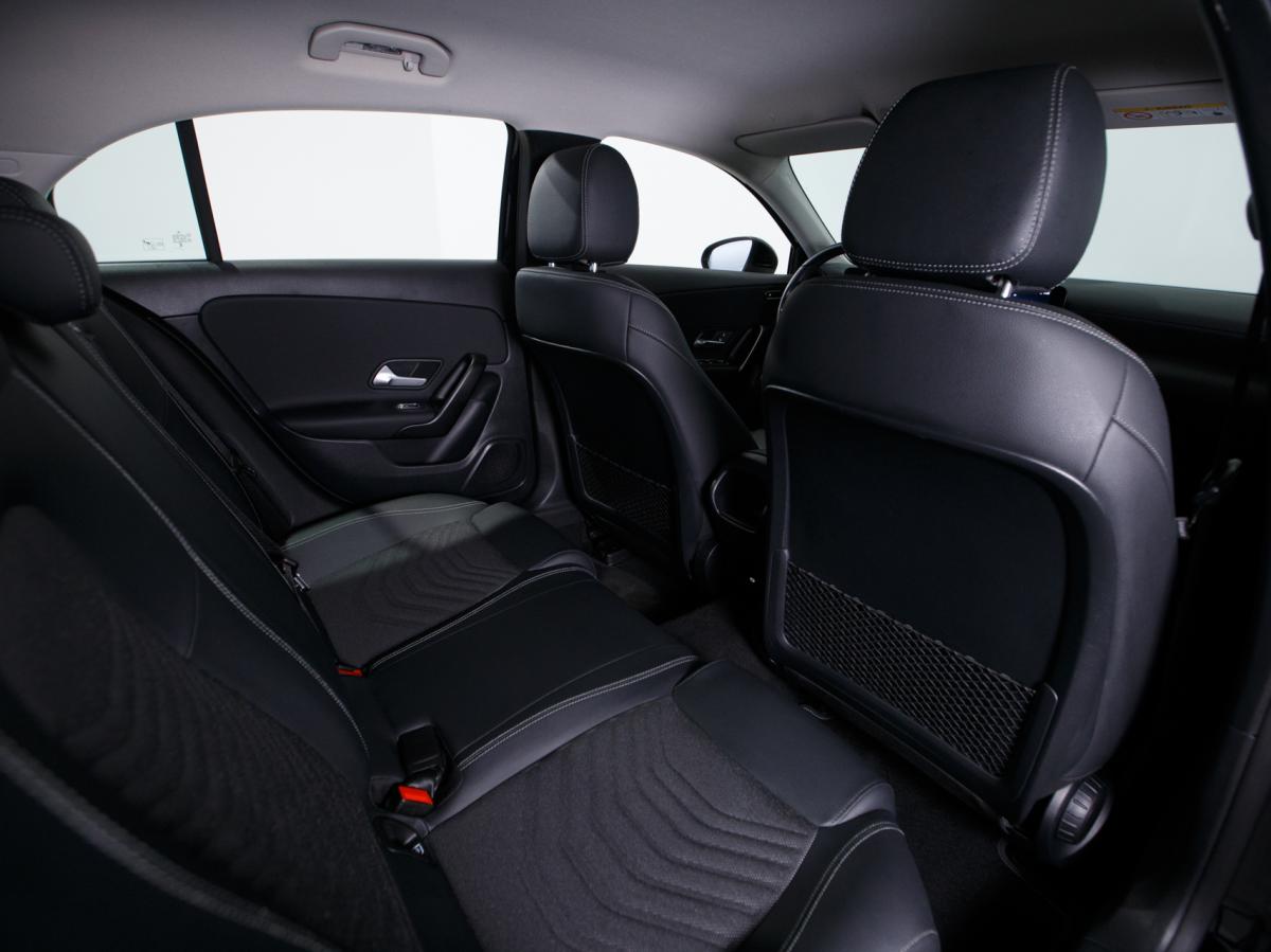 mercedes-benz-classe-a-2023-hibrido-a-gasolina-1332cc