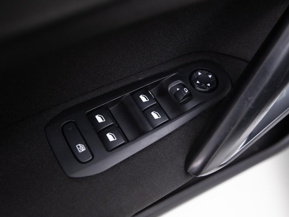 peugeot-308-2019-diesel-1499cc
