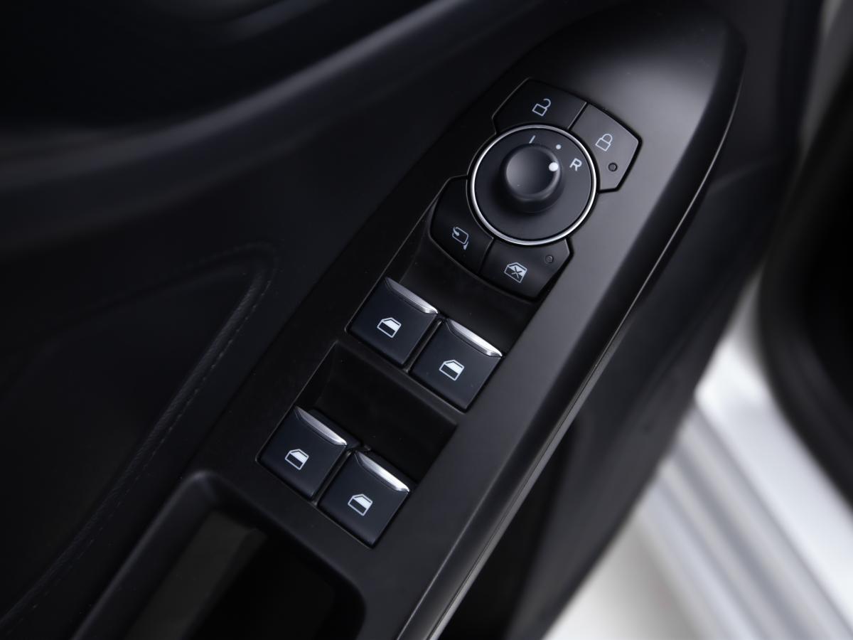 ford-focus-2024-gasolina-999cc