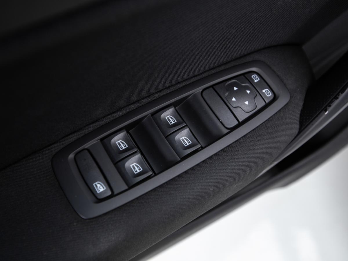 renault-megane-sport-tourer-2023-diesel-1461cc