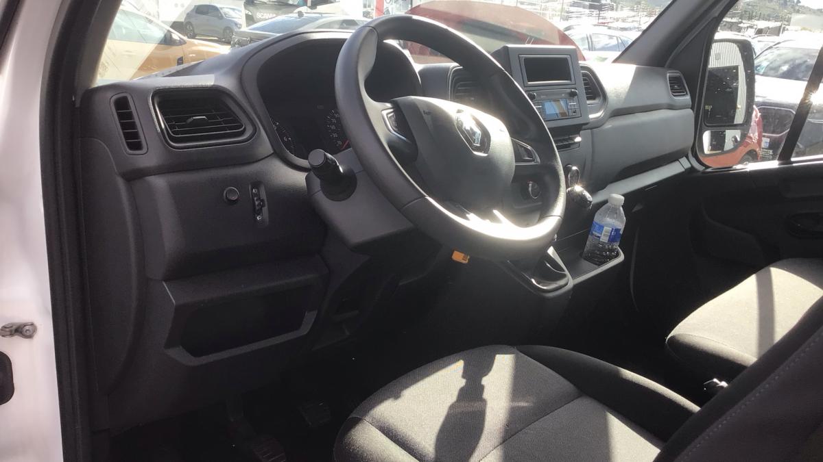 renault-master-2023-diesel-2300cc