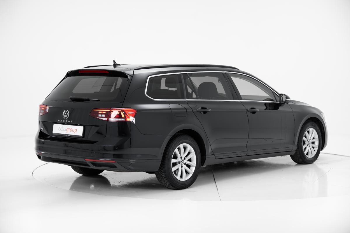 volkswagen-passat-variant-2022-diesel-1968cc