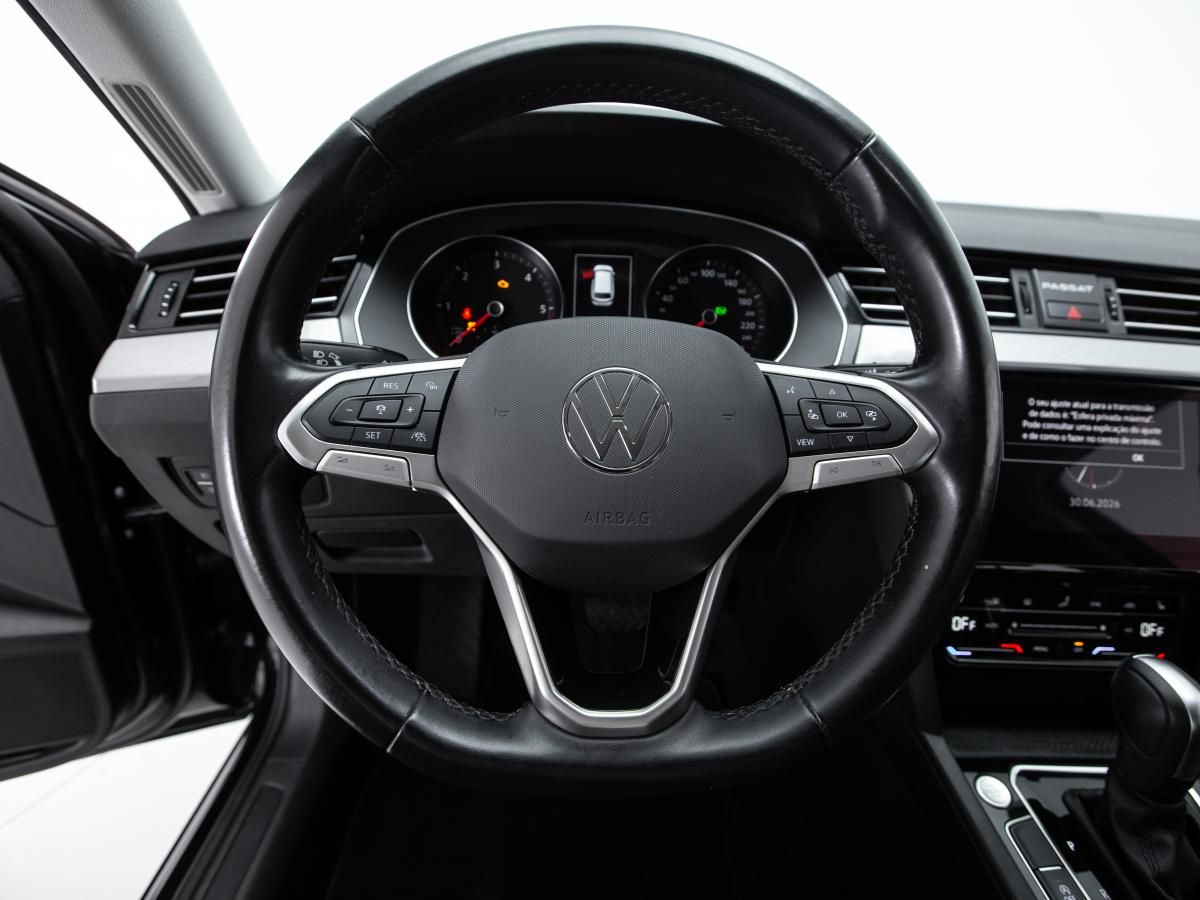 volkswagen-passat-variant-2022-diesel-1968cc