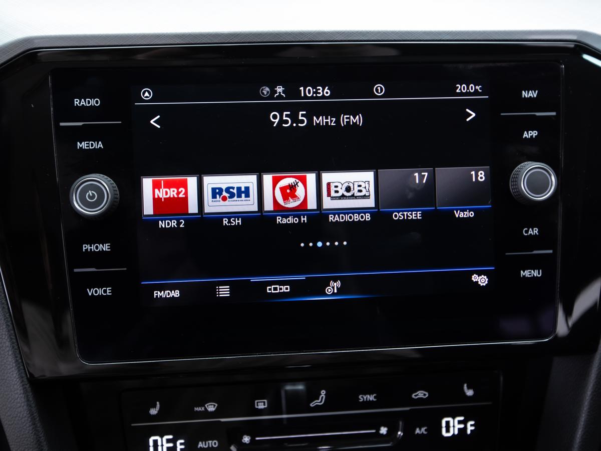 volkswagen-passat-variant-2022-diesel-1968cc