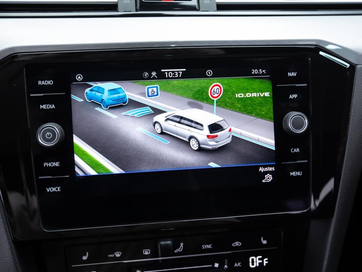volkswagen-passat-variant-2022-diesel-1968cc