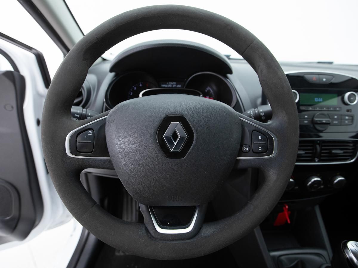 renault-clio-sport-tourer-2017-diesel-1461cc