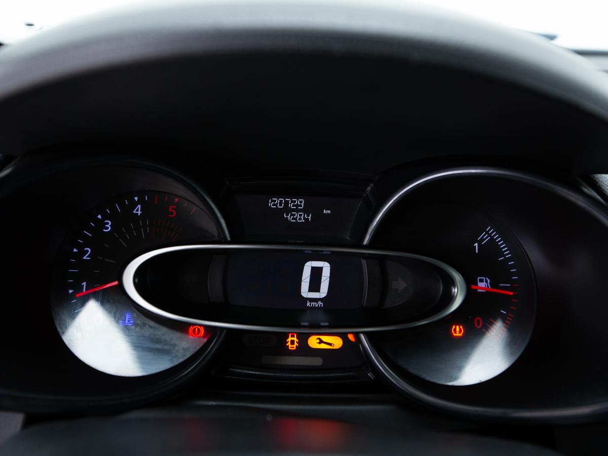 renault-clio-sport-tourer-2017-diesel-1461cc