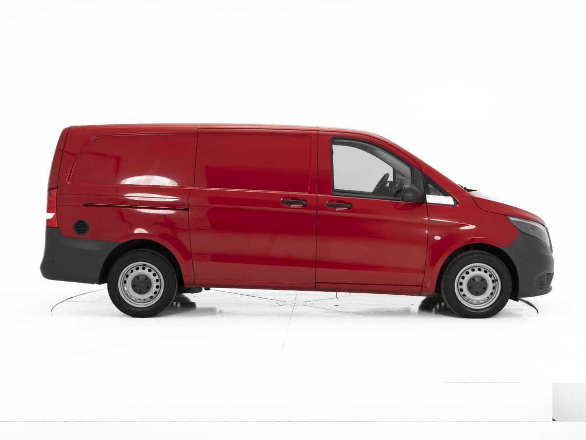 mercedes-benz-vito-2021-diesel-1749cc