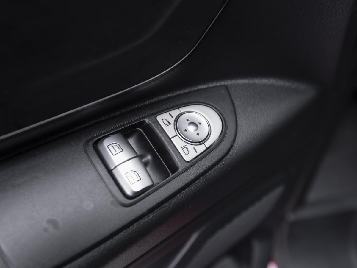 mercedes-benz-vito-2021-diesel-1749cc