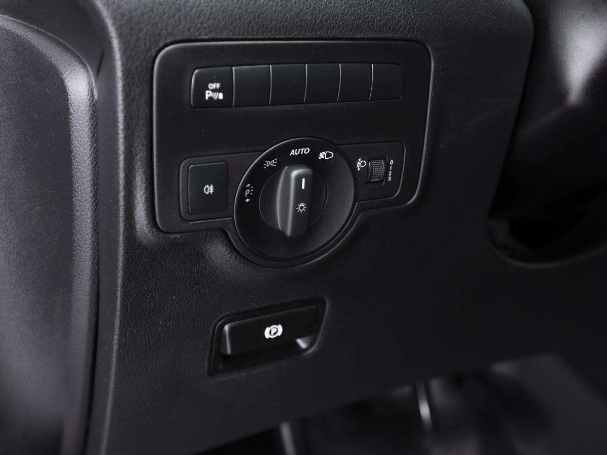 mercedes-benz-vito-2021-diesel-1749cc