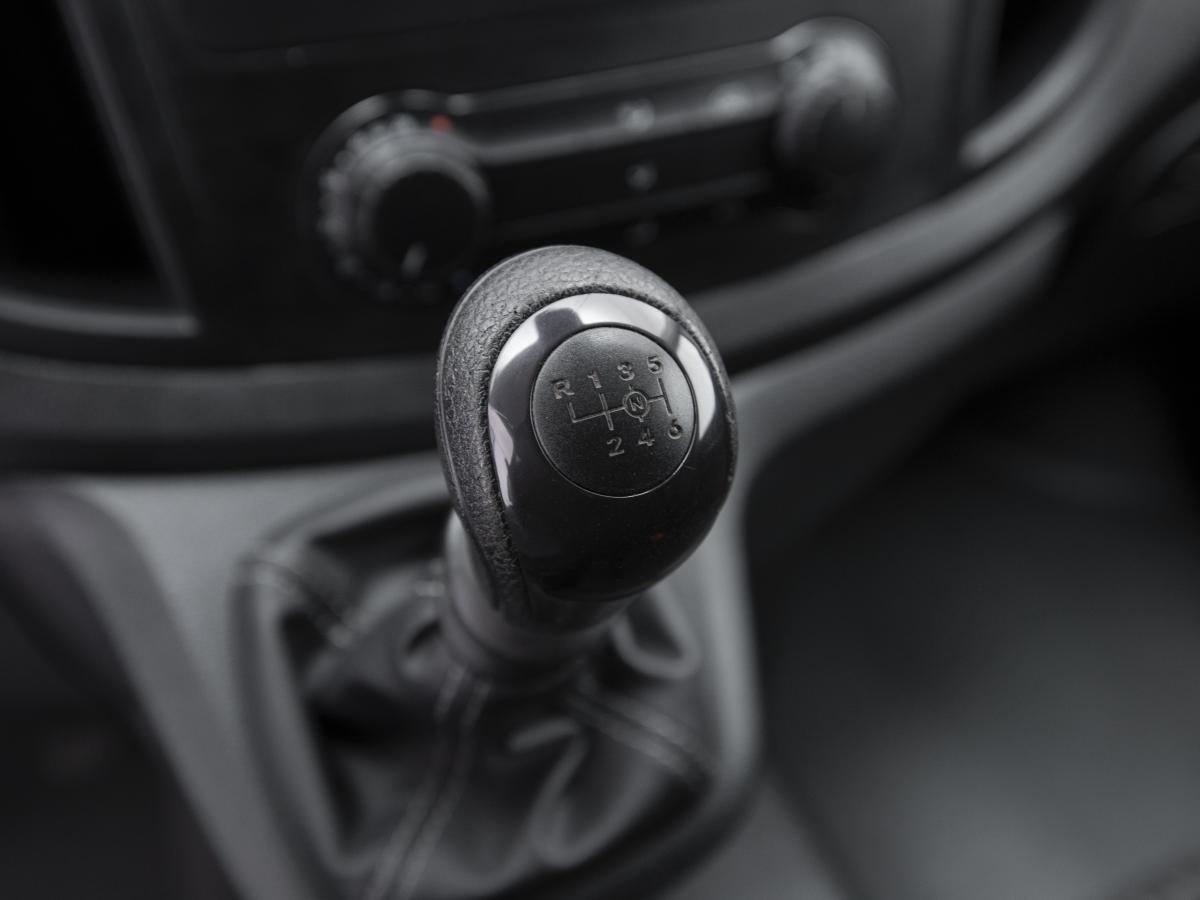 mercedes-benz-vito-2021-diesel-1749cc