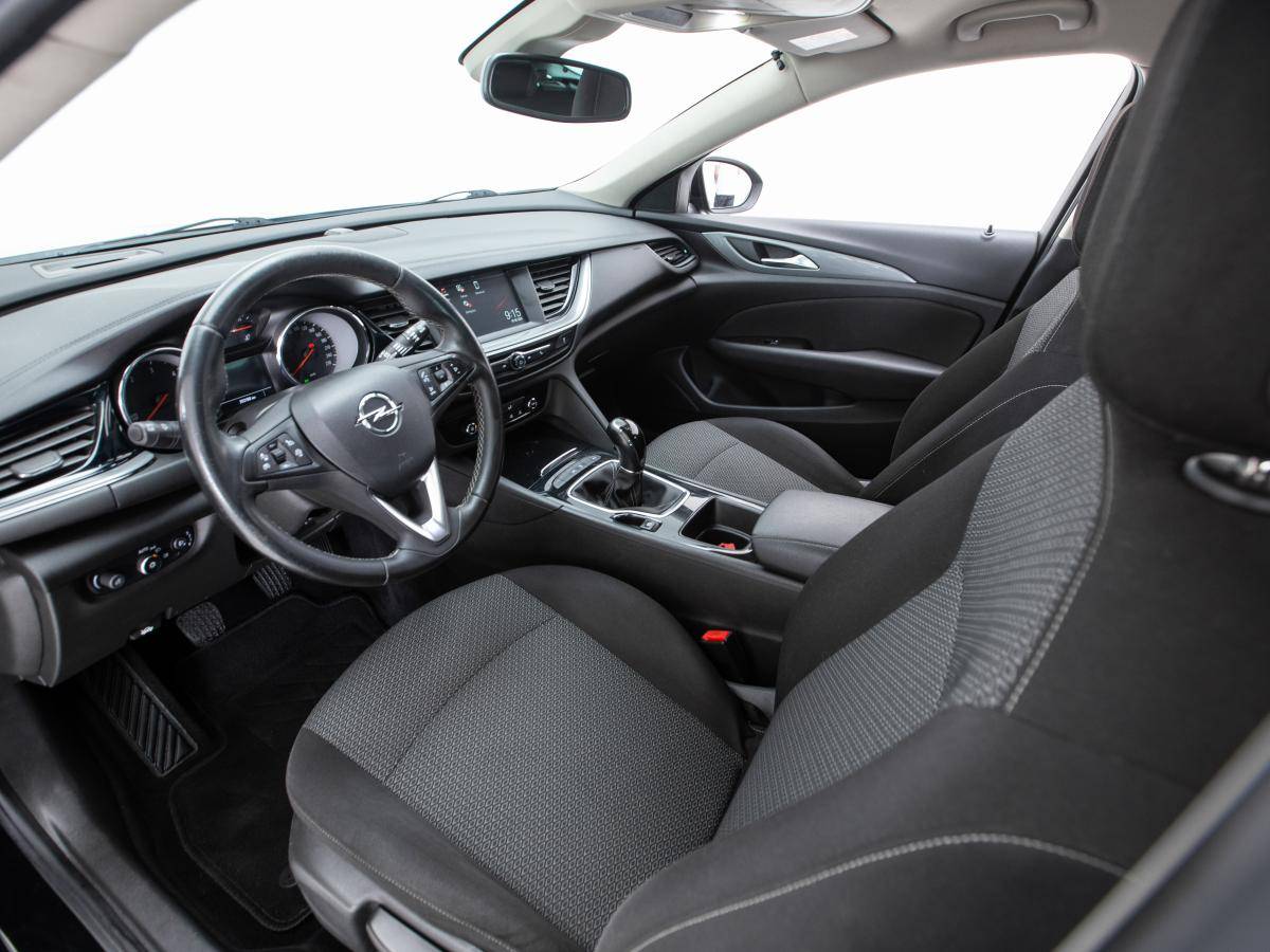 opel-insignia-sports-tourer-2017-diesel-1598cc