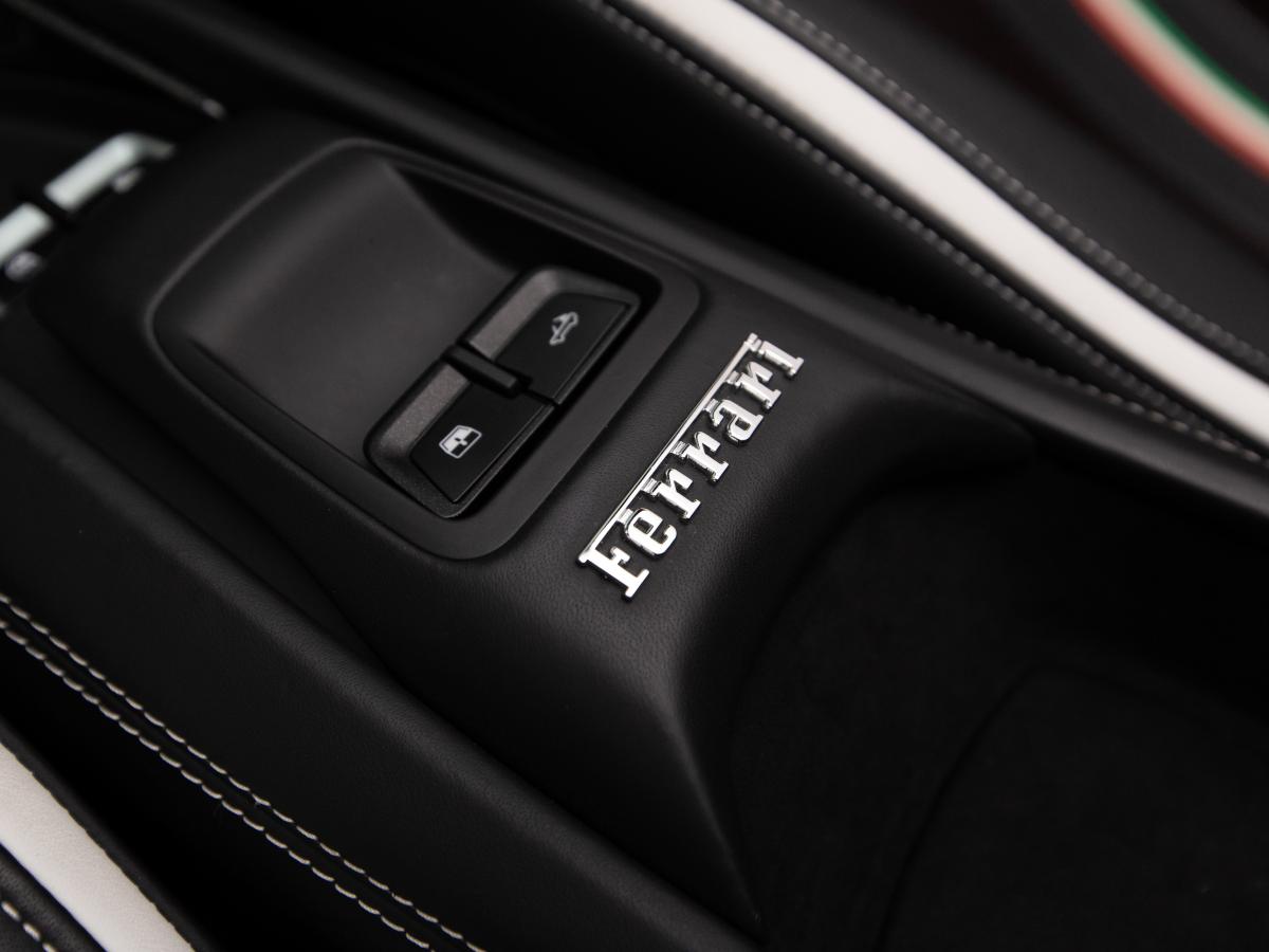 ferrari-f8-tributo-2021-gasolina-3902cc