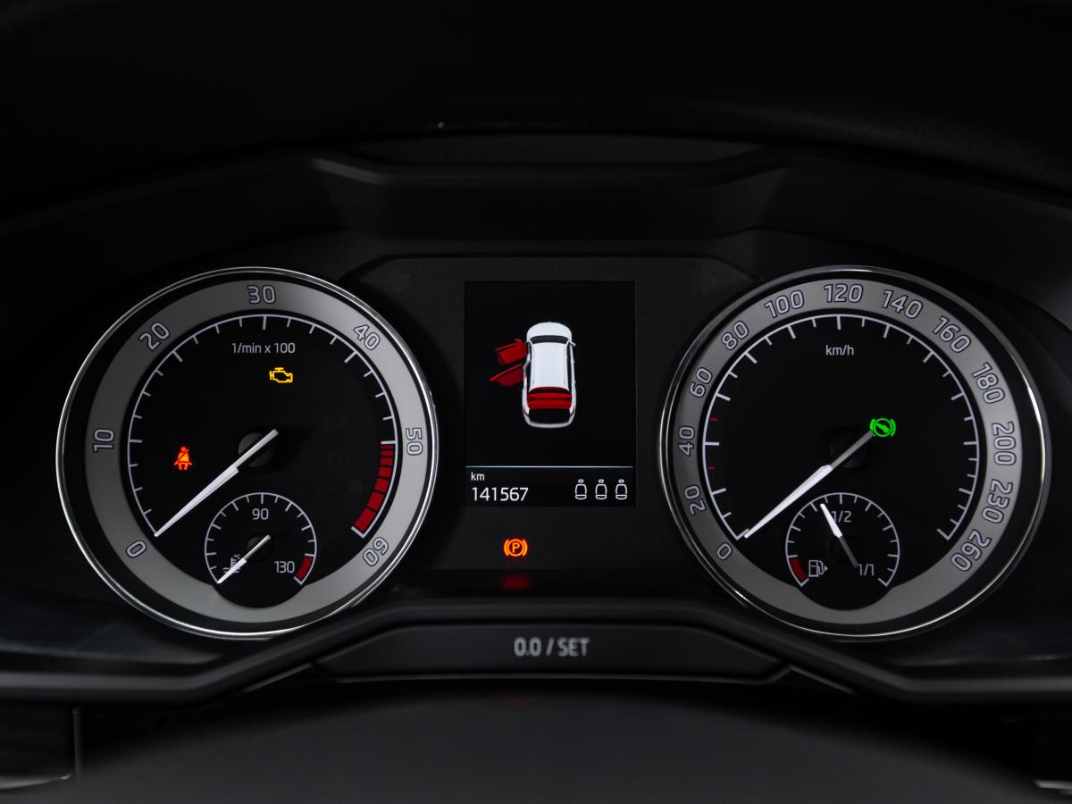 skoda-superb-2020-diesel-1968cc