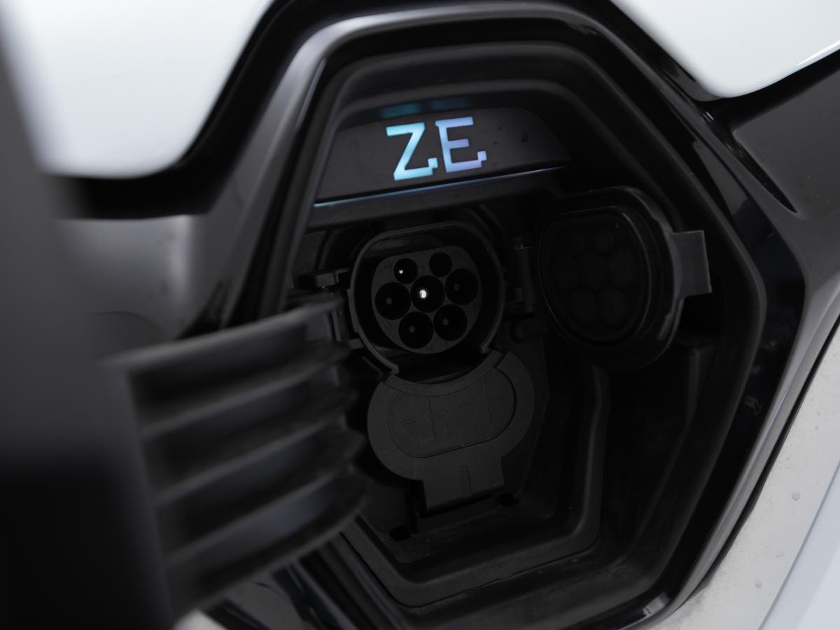 renault-zoe-2021-eletrico-0cc