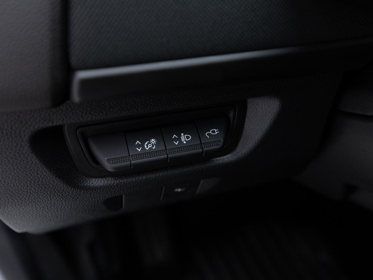 renault-zoe-2021-eletrico-0cc