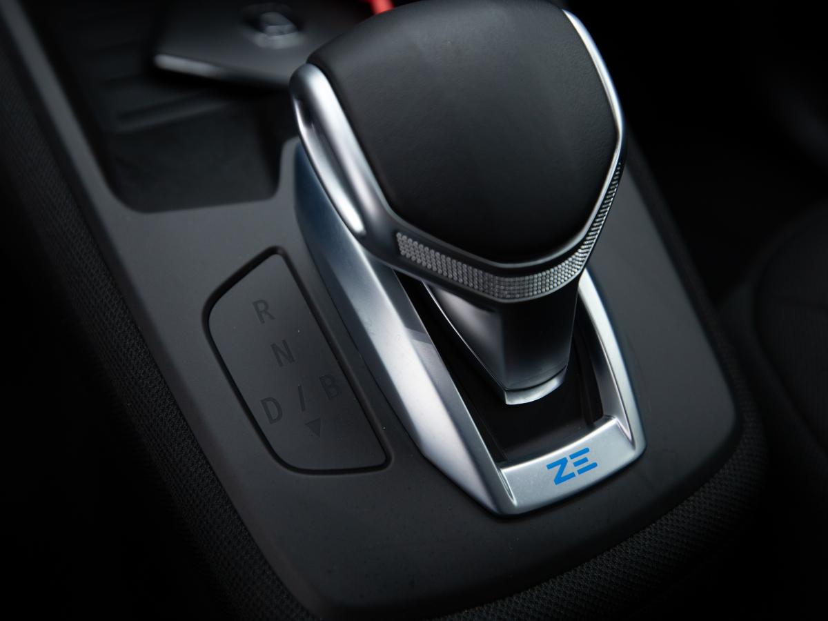 renault-zoe-2021-eletrico-0cc