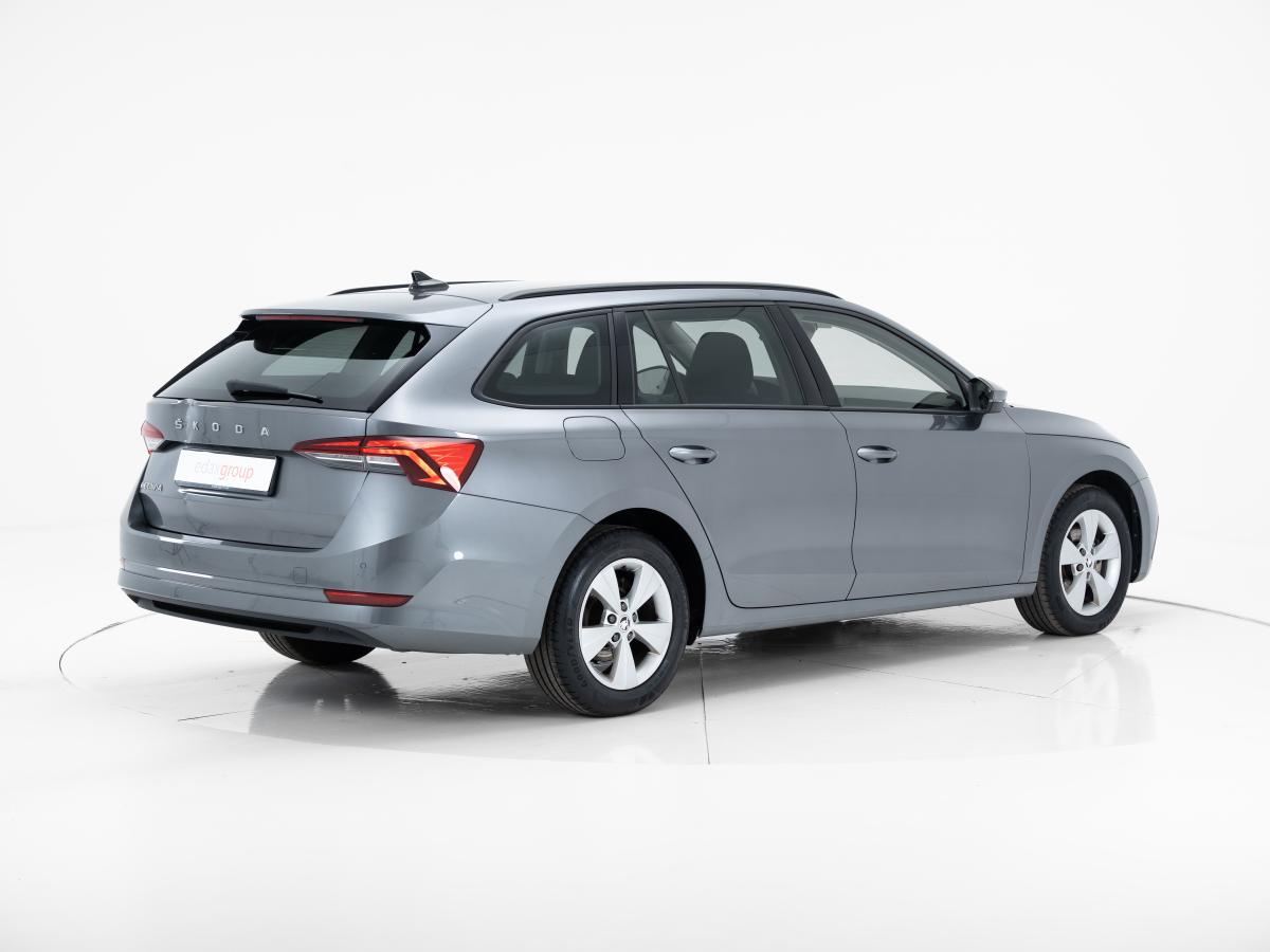 skoda-octavia-break-2023-diesel-1968cc