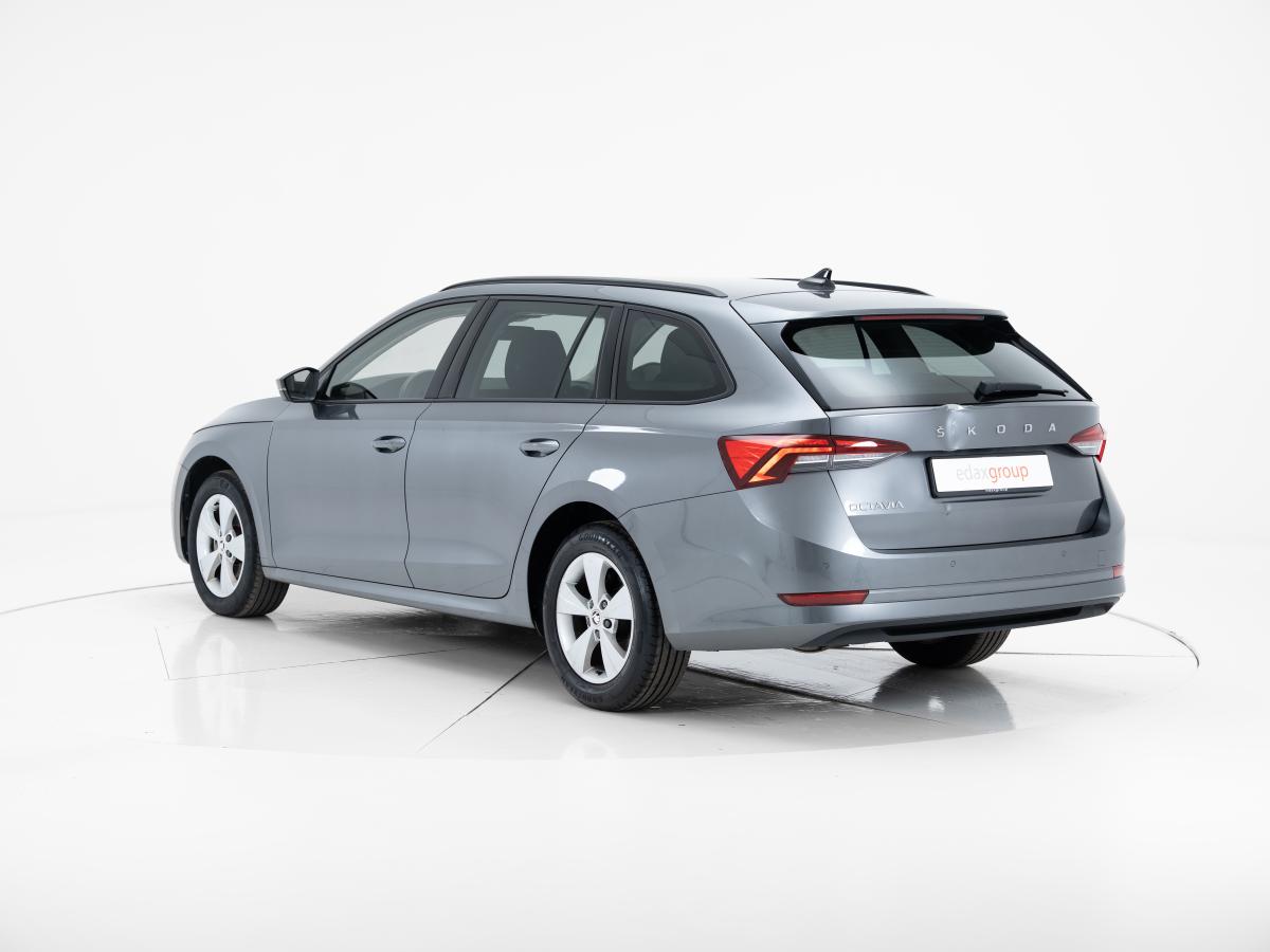 skoda-octavia-break-2023-diesel-1968cc
