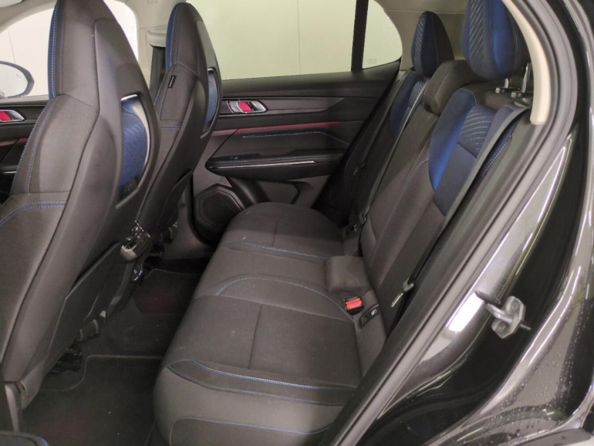 lynk-co-01-2023-hibrido-a-gasolina-1477cc