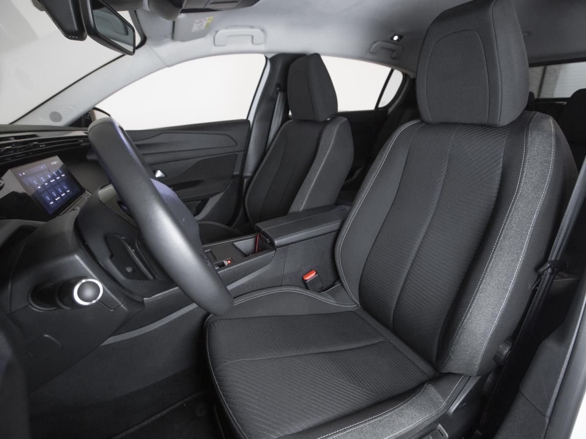 peugeot-308-2023-hibrido-a-gasolina-1598cc